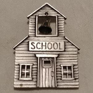 🌺2/$25 or 5/$50
School house brooch signed JJ